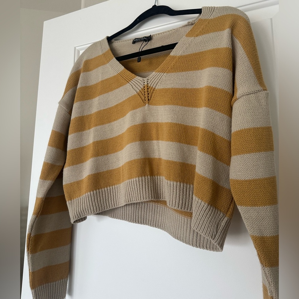SET: Nasty Gal Striped V-Neck Sweater & Shorts - Small